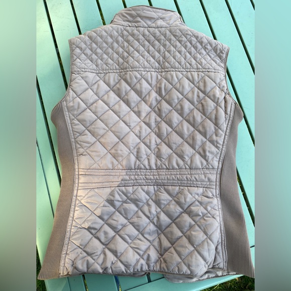 Vest - Picture 6 of 7